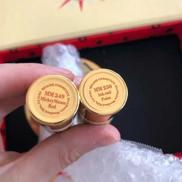 Besame Cosmetics Limited Edition Mickey Mouse 2 Lipstick Mirror Boxed Set - Picture 3 of 9
